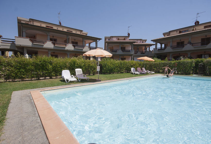 هتل Follonica Apartments