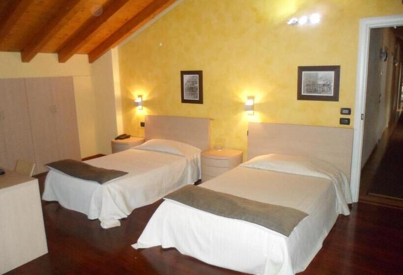 ホテル Fontana Santa