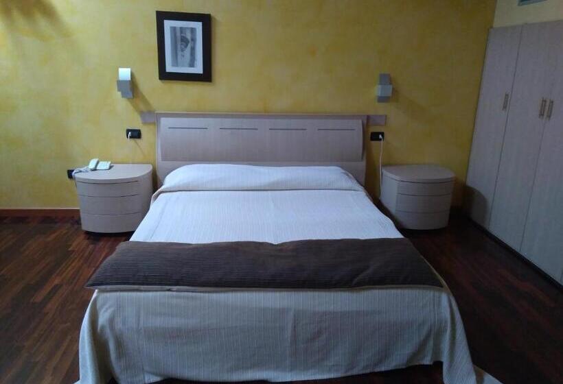 ホテル Fontana Santa