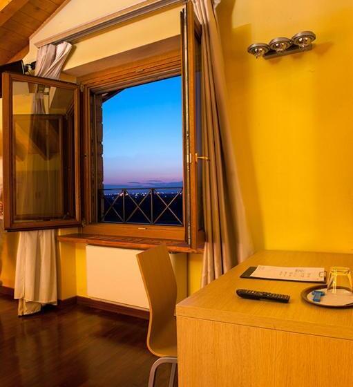 ホテル Fontana Santa