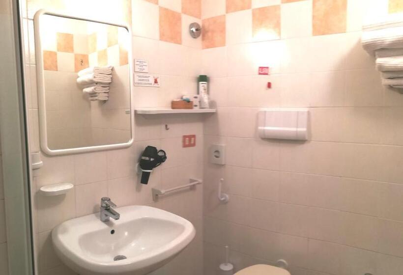 בית מלון כפרי Garnì Riviera