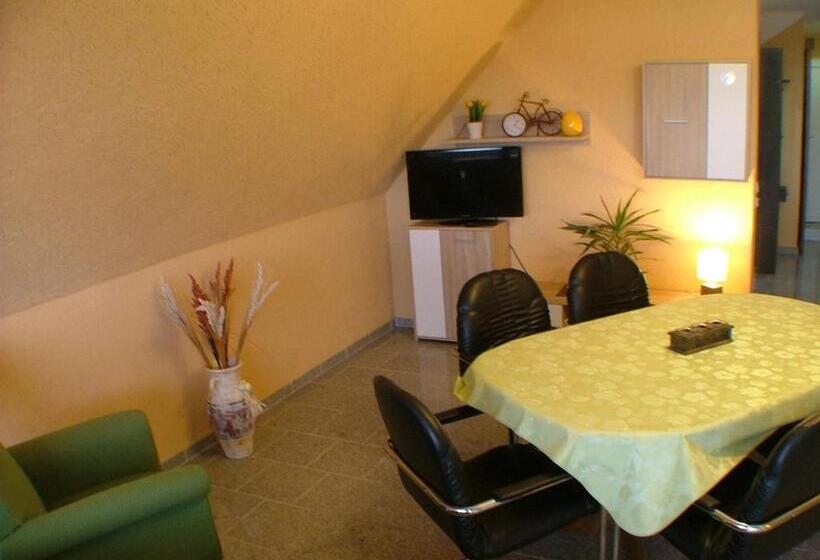 בית מלון כפרי Garni Pension Zur Lutherstadt