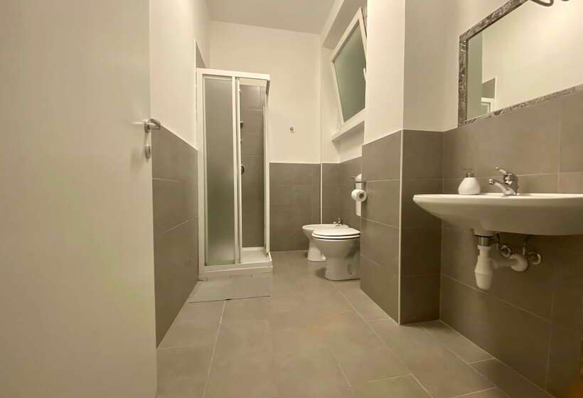 هتل Guest House Pirelli Milano