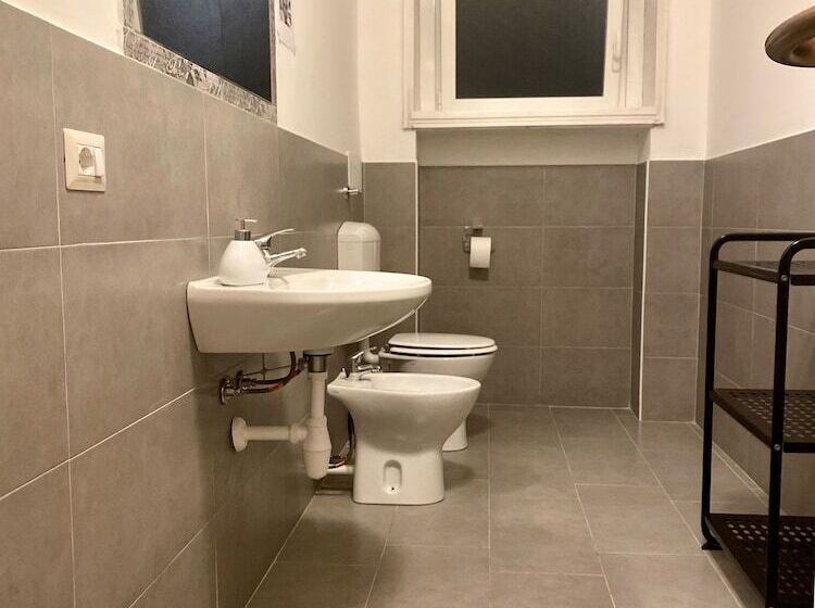 هتل Guest House Pirelli Milano