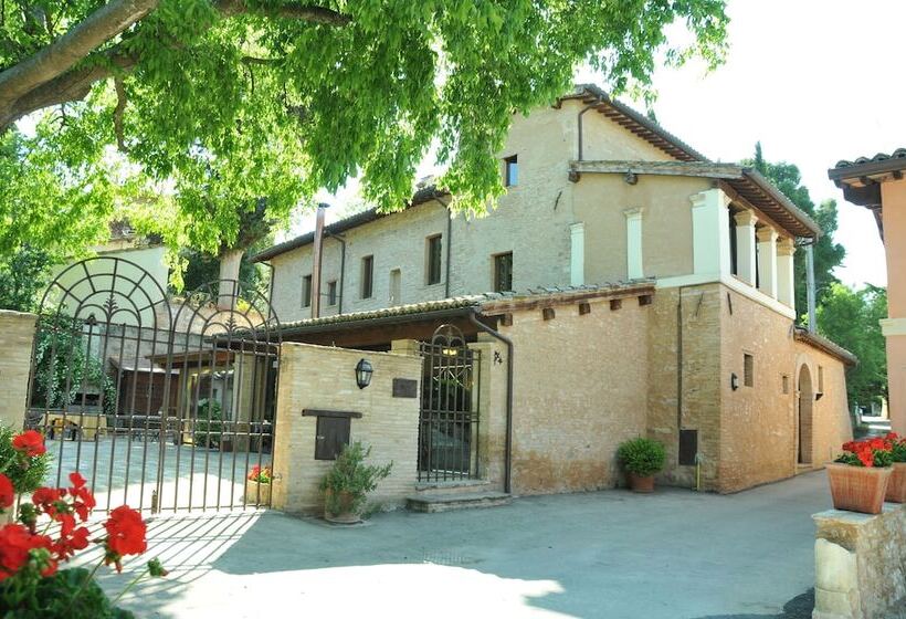 호텔 La Maesta Antica Dimora Di Campagna