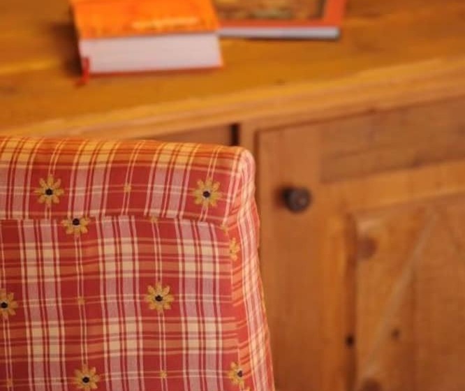 Laghetto Alpine Hotel & Restaurant