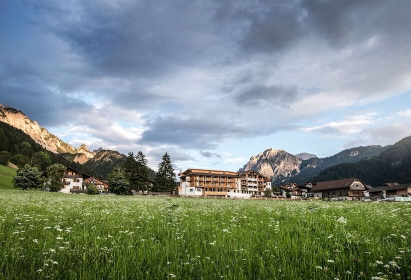 호텔 Mareo Dolomites