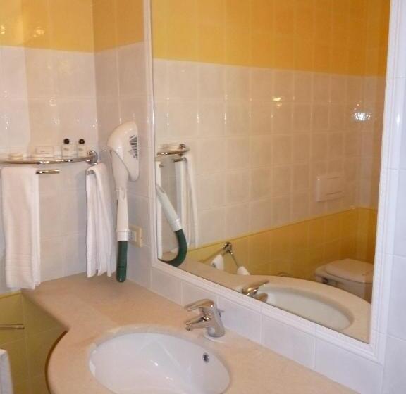 Отель Marinella