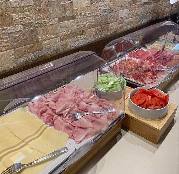 Отель Mary Rose