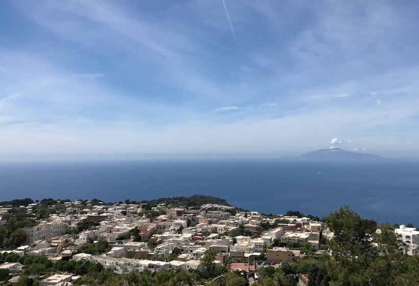 ホテル Monte Solaro Bed & Breakfast