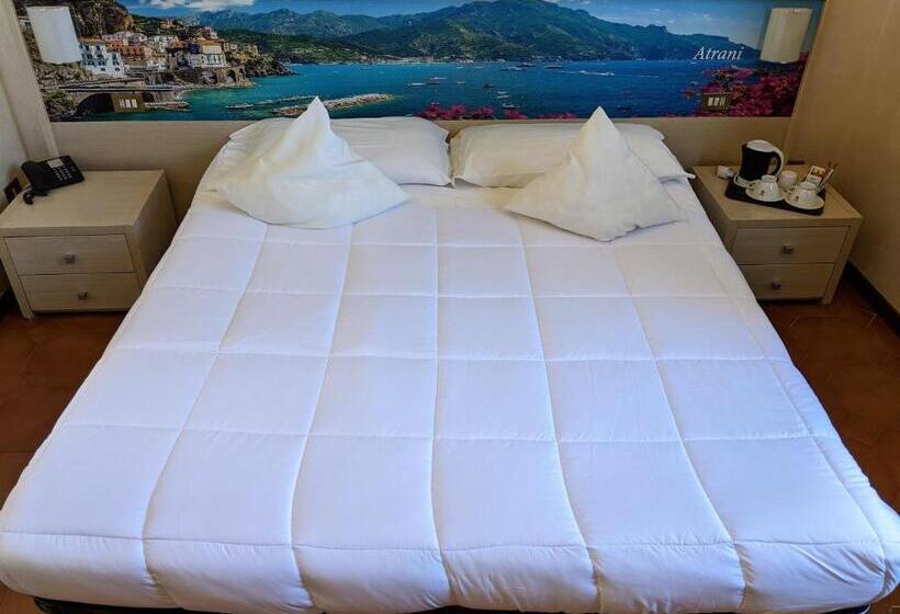 فندق Montecarlo