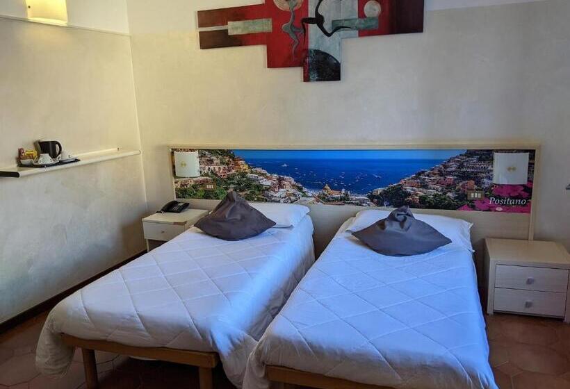 בית מלון כפרי Montecarlo