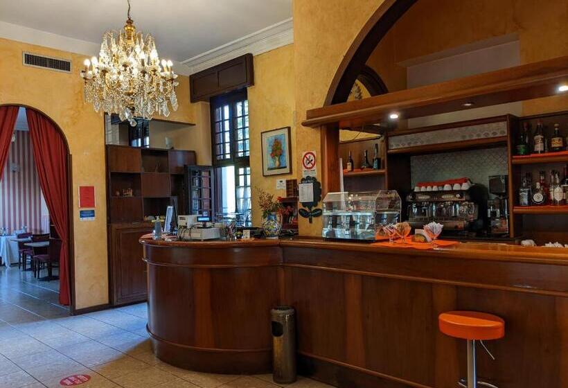 בית מלון כפרי Montecarlo