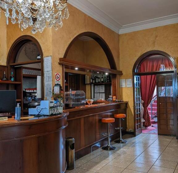 فندق Montecarlo