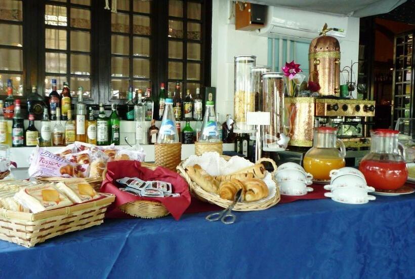 בית מלון כפרי Montecarlo