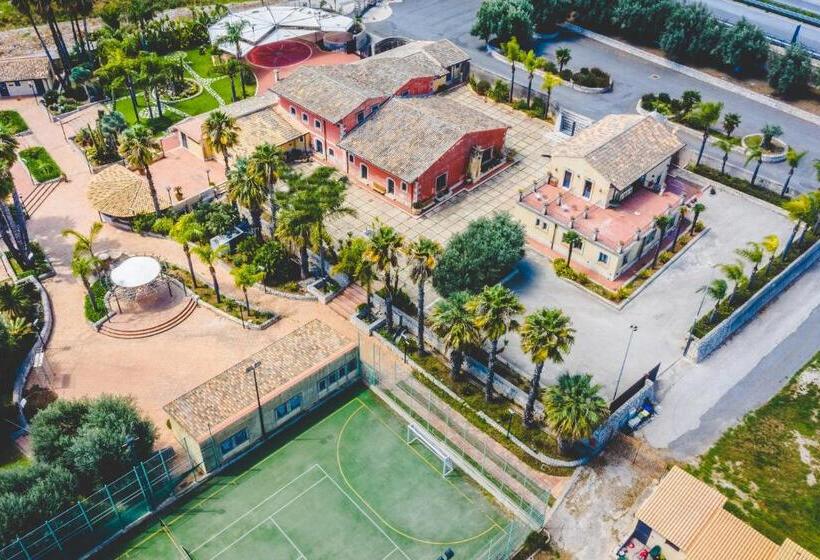 Отель Nuovo Castello Crisilio