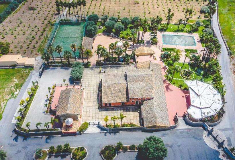 Отель Nuovo Castello Crisilio