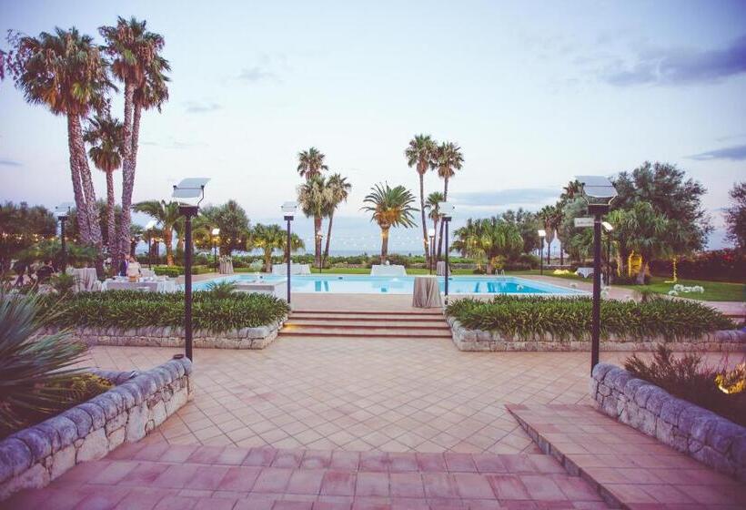 Отель Nuovo Castello Crisilio