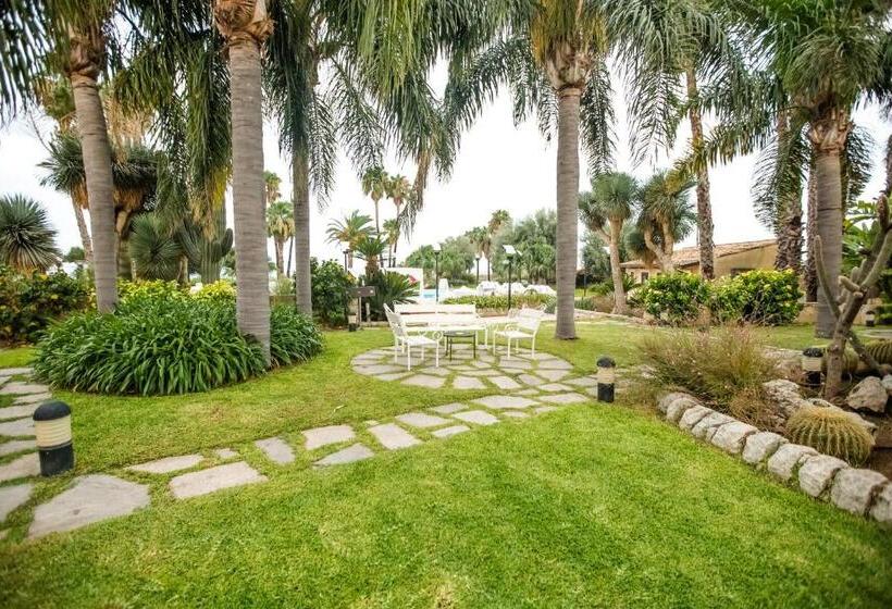 Отель Nuovo Castello Crisilio