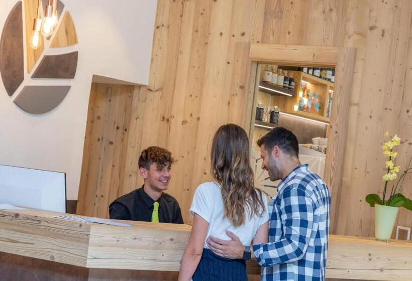 בית מלון כפרי Pejo