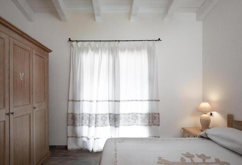 هتل Punta Falcone Resort