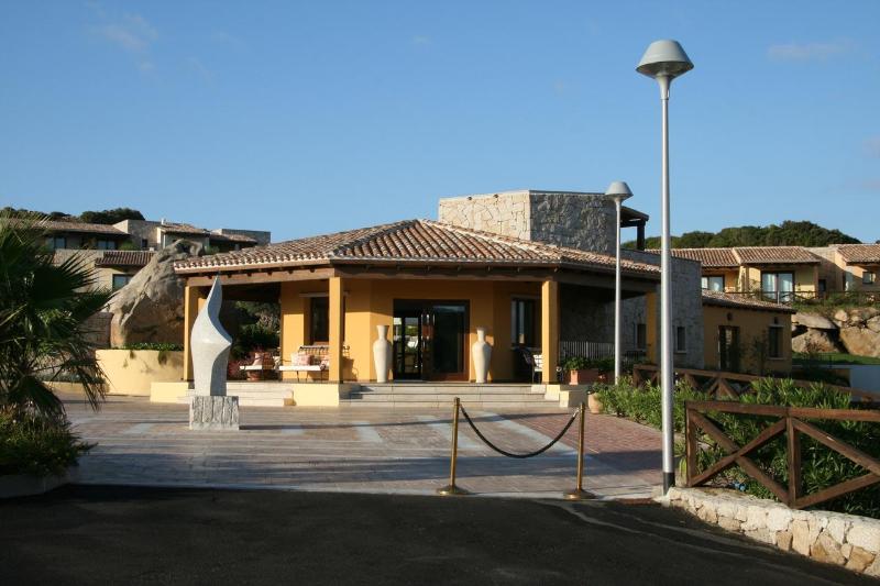 هتل Punta Falcone Resort
