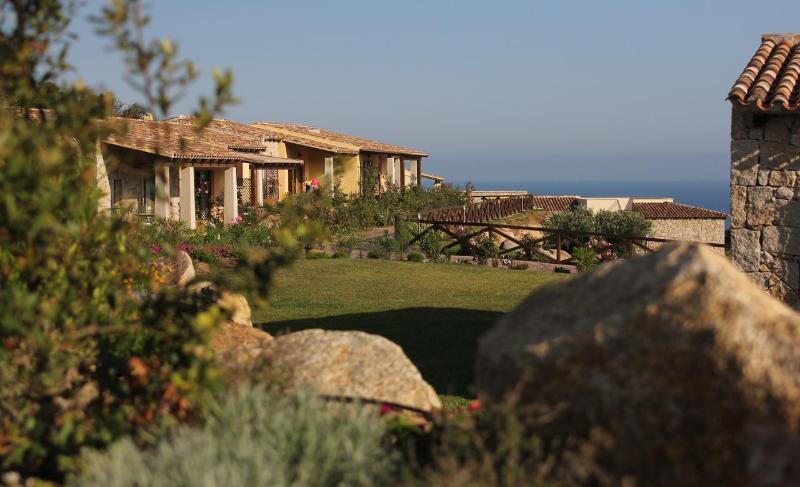 هتل Punta Falcone Resort