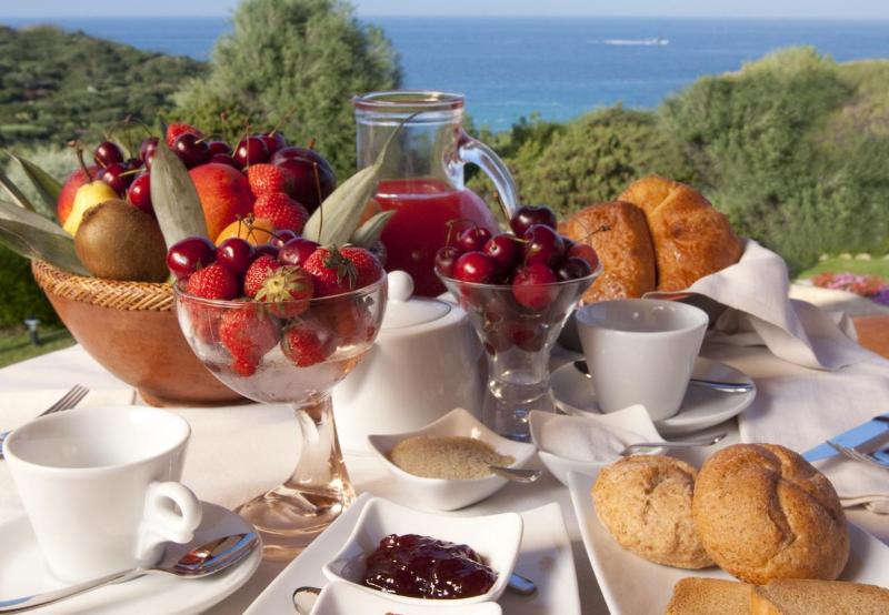 هتل Punta Falcone Resort