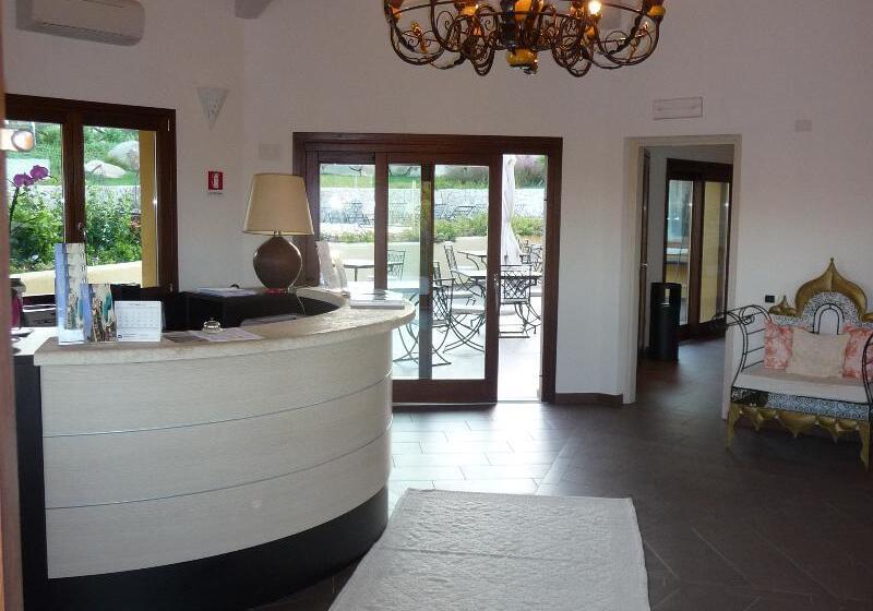 هتل Punta Falcone Resort