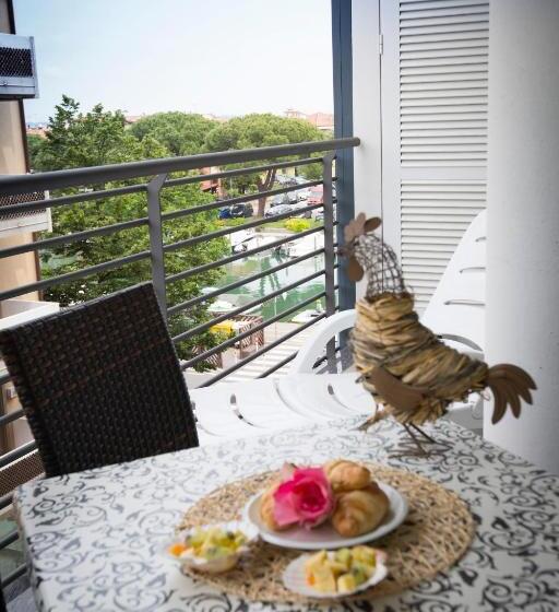 Отель Residence Aprilia