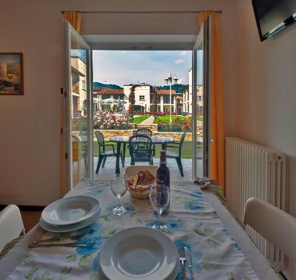 Отель Residence Corte Delle Rose