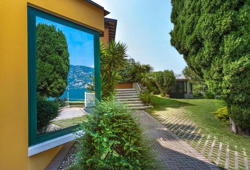 Отель Residence Parco Lago Di Garda