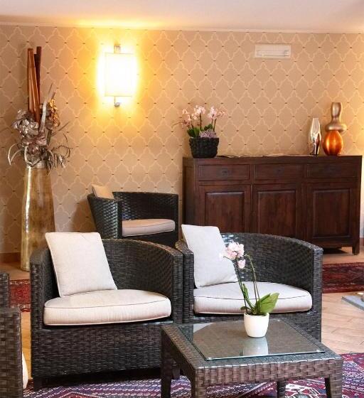 هتل Ristorante Vecchia Riva