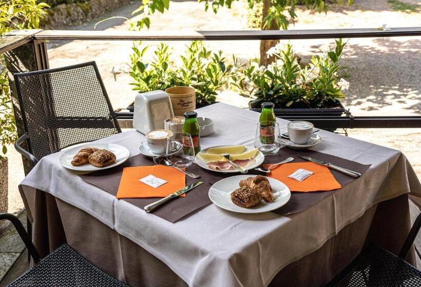 هتل Ristorante Vecchia Riva