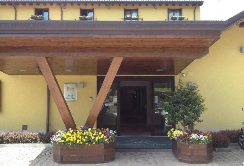 هتل Ristorante Vecchia Riva