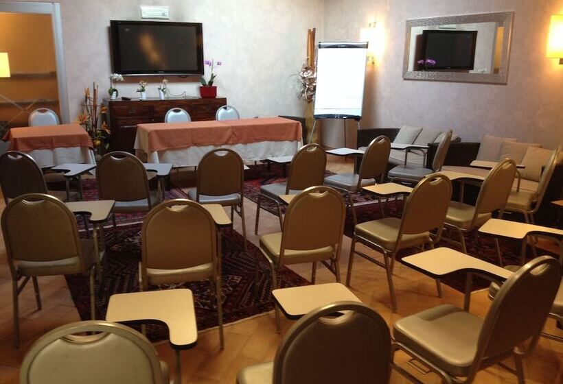 هتل Ristorante Vecchia Riva