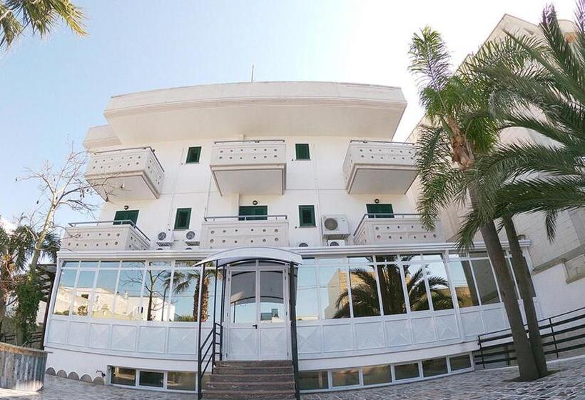 ホテル Porto Cesareo