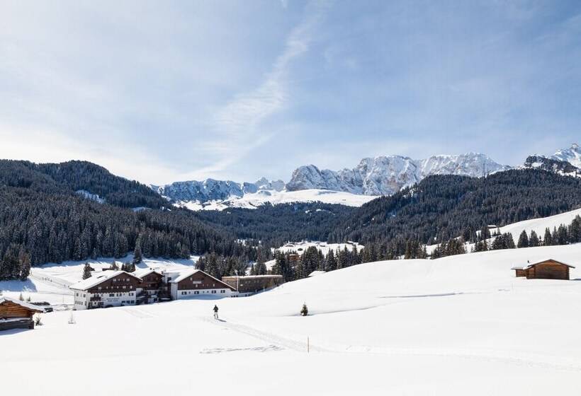 Отель Saltria Your Alpine Experience