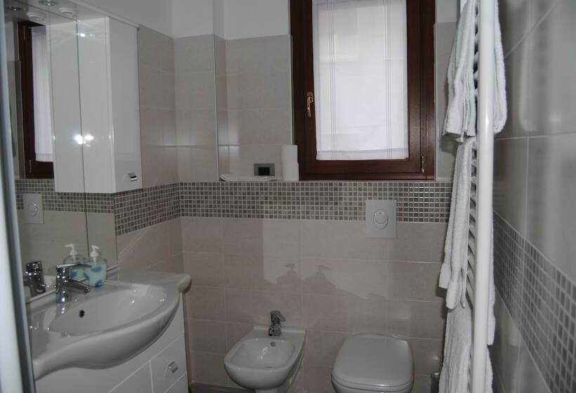 Отель Sosta Sul Lago