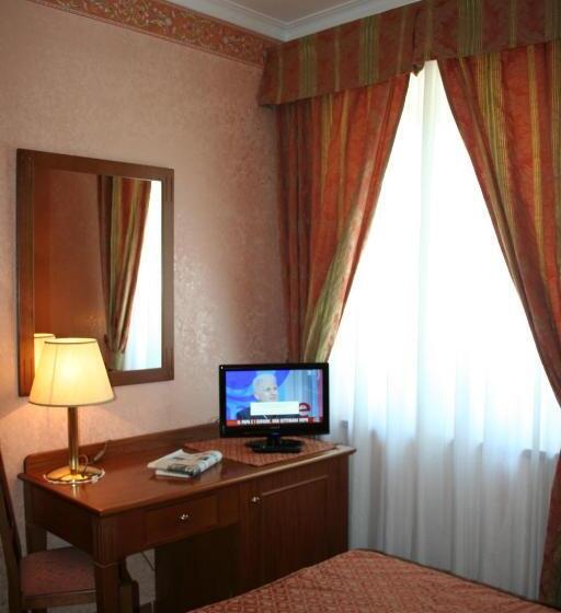 هتل Squarciarelli