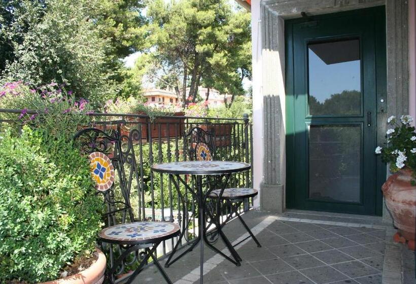 هتل Squarciarelli