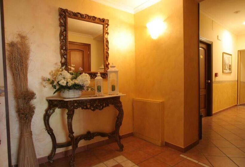 هتل Squarciarelli