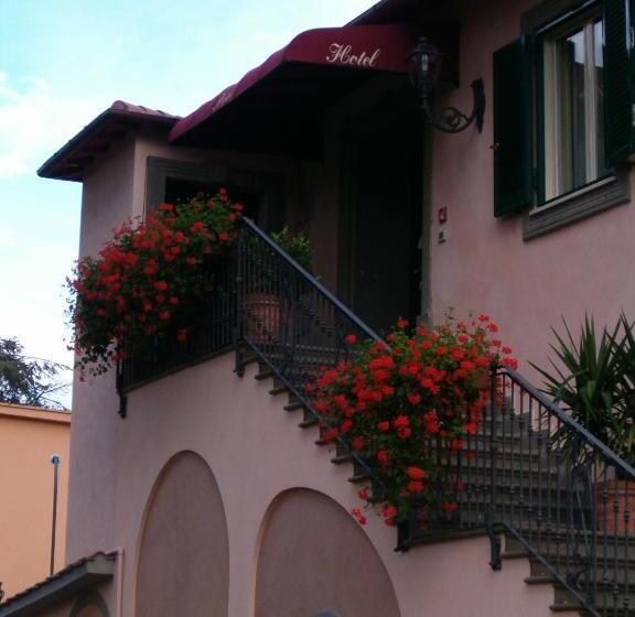 هتل Squarciarelli