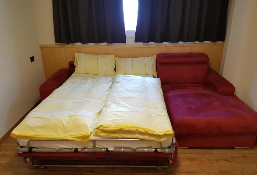 هتل Steinbock B&b  Apartaments