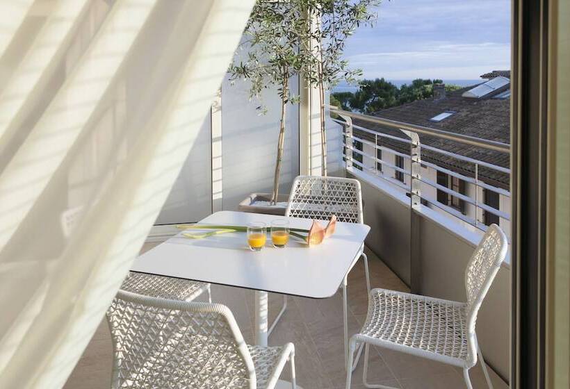 Отель Suite & Spa Mirabel