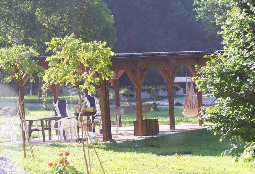 בית מלון כפרי Tana Della Volpe