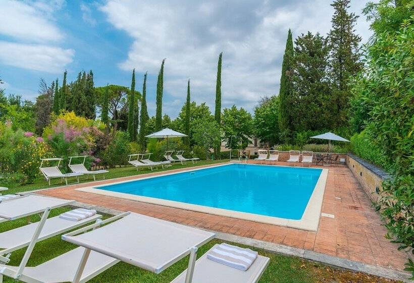 هتل Tenuta La Campana