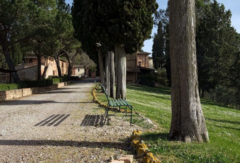 هتل Tenuta La Campana