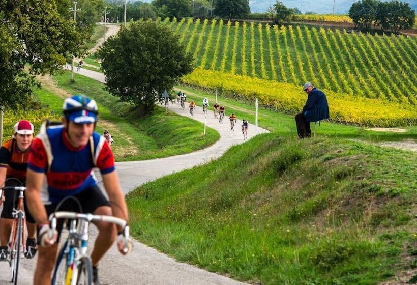 هتل Tenuta La Campana