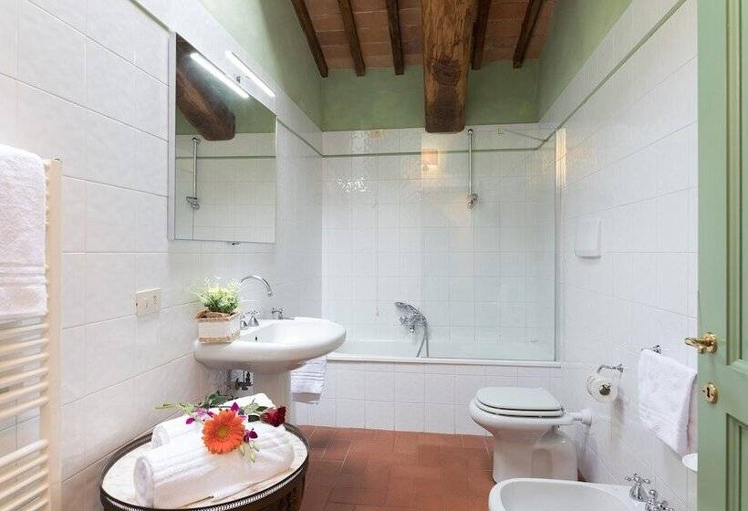 هتل Tenuta La Campana